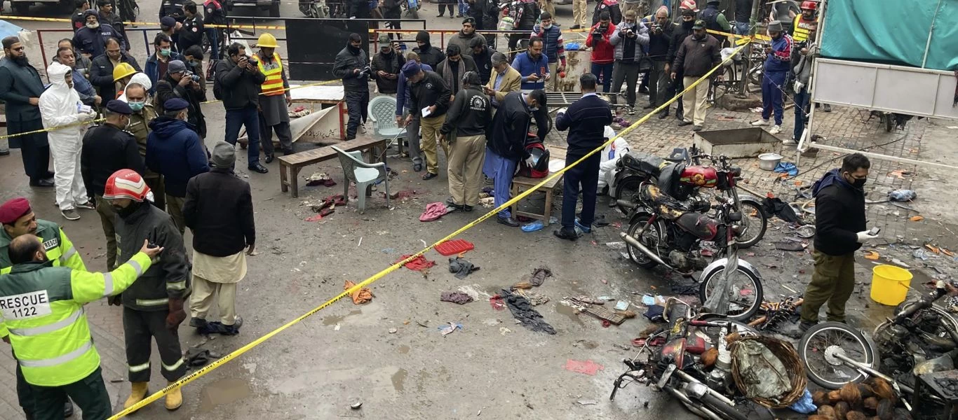 Έκρηξη βόμβας με τουλάχιστον δύο νεκρούς στο Πακιστάν